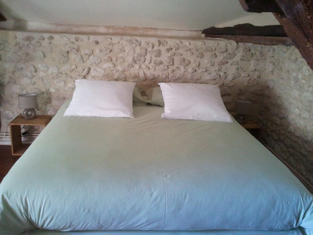 Chambres D'Hotes La Grange Au Bois Champagne-et-Fontaine Værelse billede